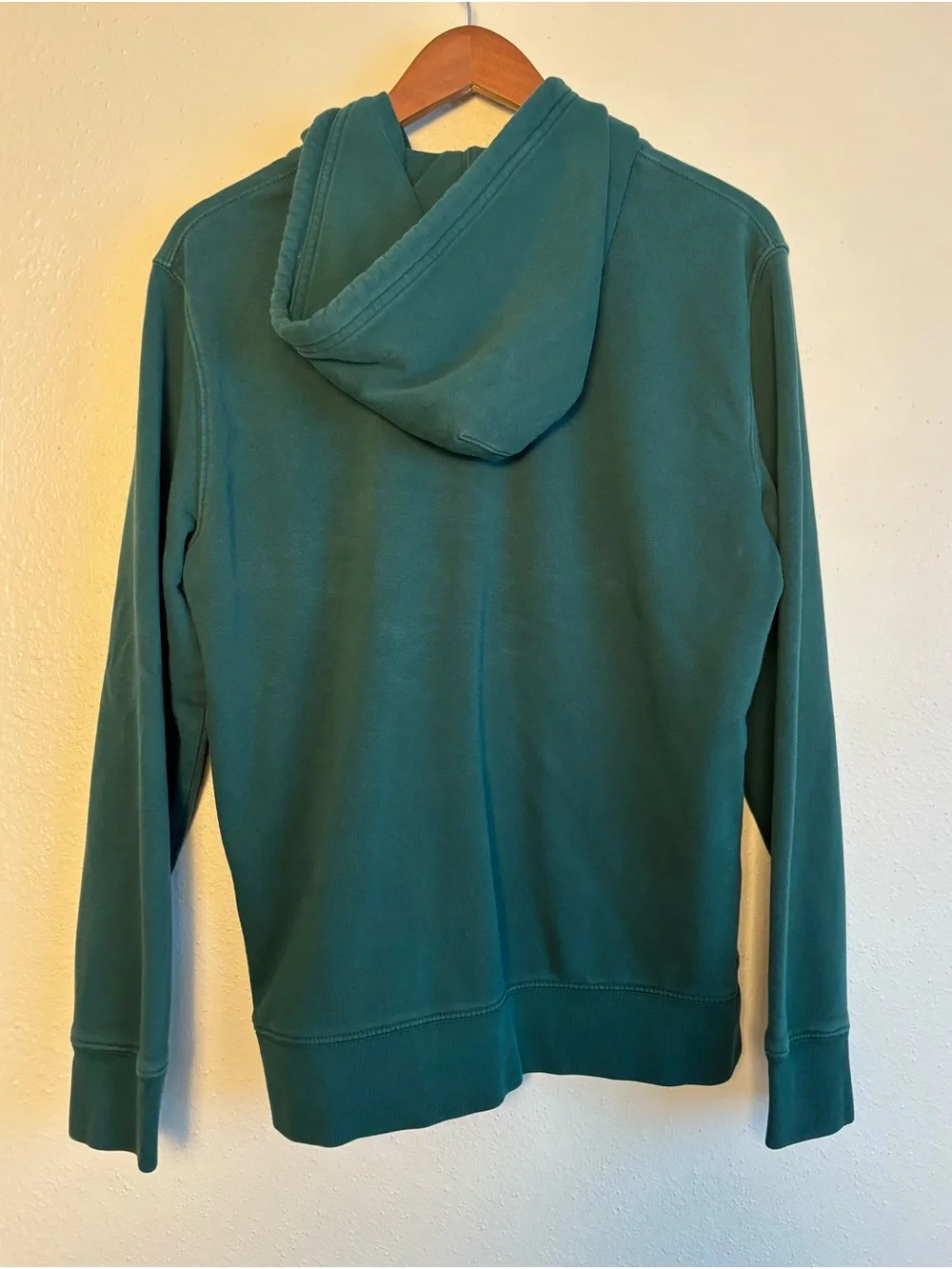 Levi's Medium Forest Green Hoodie with Bold Logo